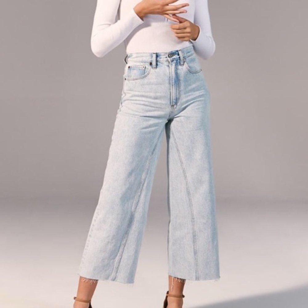 [Abercrombie and Fitch] Ultra High Rise Crop Wide Leg Jean
